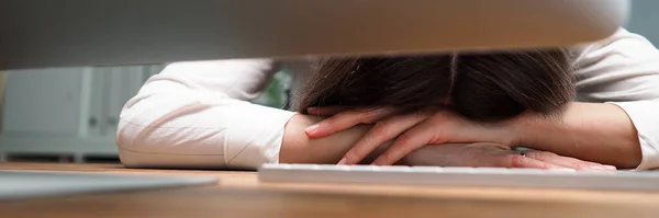 Tired female employee at office workplace taking nap — Stock Photo, Image