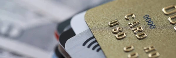 Різновиди банківських продуктів для власників кредитних карток — стокове фото