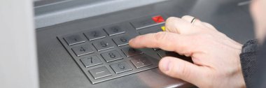 Kapalı erkek tuşları terminaldeki pin kodları