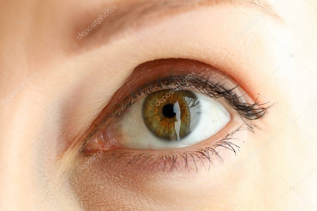 Female left orange green coloured amazing eye
