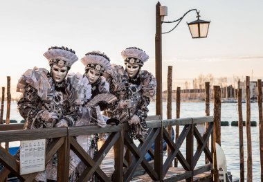 Venice, İtalya - 25 Şubat 2017: Famouse Venedik Karnavalı. Maske