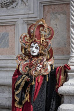 Venice, İtalya - 26 Şubat 2017: Famouse Venedik Karnavalı. Maske