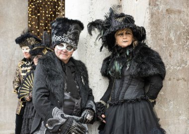 Venice, İtalya - 24 Şubat 2017: Famouse Venedik Karnavalı. Maske