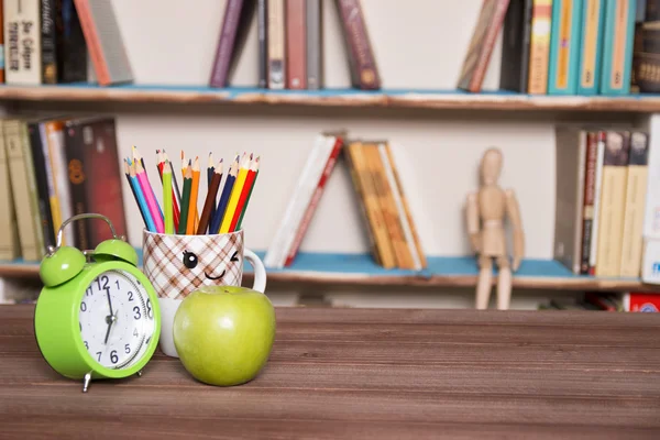 Tempo escolar e livros fundo — Fotografia de Stock