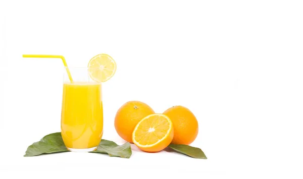 Sumo de laranja fresco isolado — Fotografia de Stock