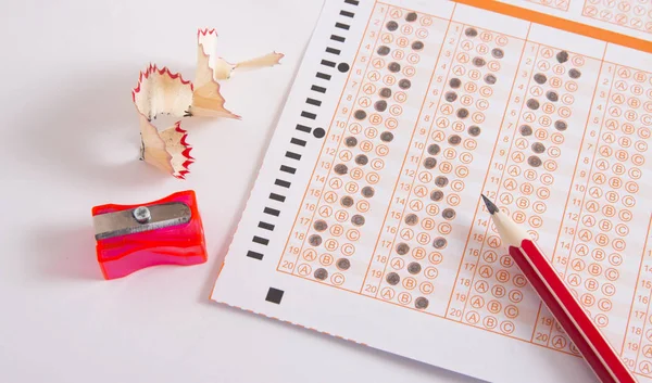 kalem ve birden çok seçim formunda kalemtıraş