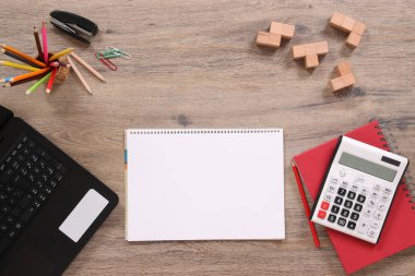 Ofis Masası üstünde boş defter