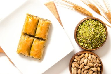 geleneksel Osmanlı fıstıklı baklava
