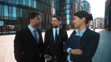 Telefonunuza çağıran patron. Lütfen cevap