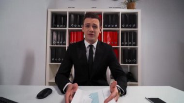 iş adamı sen utanç verici ile senin fikir belirtmiş teşvik etmemektedir