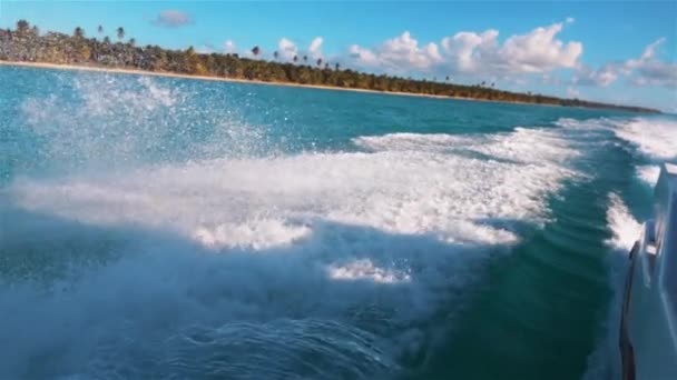 Ocean Foam water flow spraying and splashing. — Stock Video
