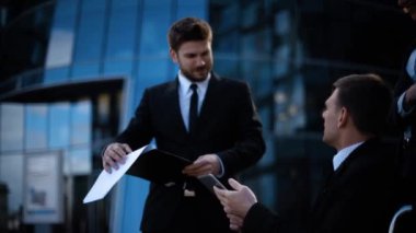 İş adamları özürlü meslektaşı ile anlaşma açık görüşme