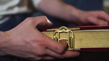 Düğün, fotoğraf, doğum günü albüm sayfası açma.