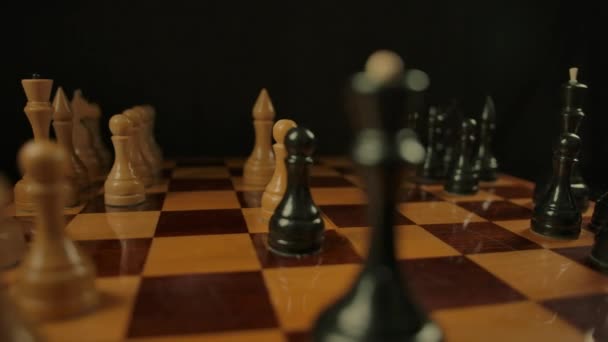 Time lapse du jeu d'échecs du début à la fin, deux joueurs déplaçant des pièces d'échecs — Video