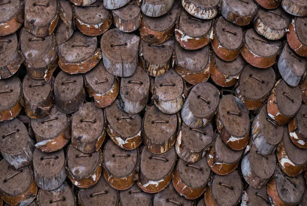 Panneau de coupes de genévrier reliées entre elles en un seul . — Photo