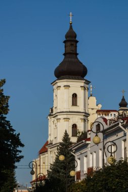 Pinsk, Beyaz Rusya, 26 Ağustos 2019. Pinsk'teki Kutsal Meryem Ana'nın Varsayım Katedrali'nin Çan Kulesi.