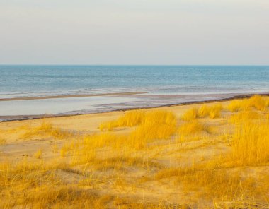 Vecakak.Baltık Denizi, Letonya, Avrupa 'daki Riga Körfezi kıyısı manzarası.