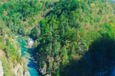 river gorge Tara Karadağ pitoresk dağlarla çevrili. Europe.