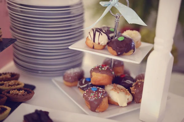 Gâteaux glacés à la vanille et au chocolat — Photo