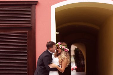 Damat gelini öpüşme