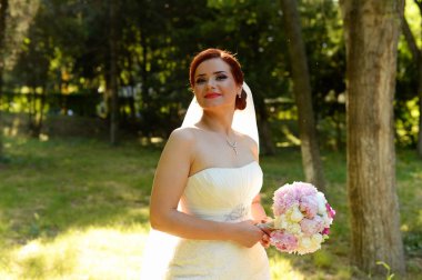 Gelin parkta onu düğün buket holding