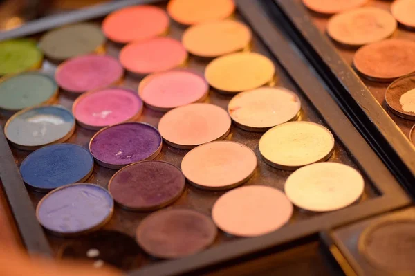 Colorful eye shadows palette professional makeup kit — Stock Photo, Image
