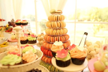 bir çikolata macaroons piramit