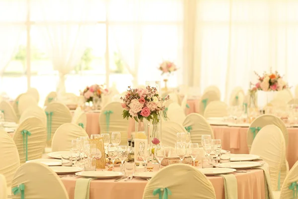 Mesa de boda decorada — Foto de Stock