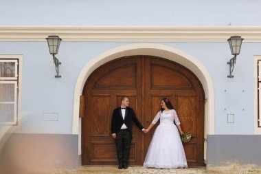 Damat ve şehirde poz gurur