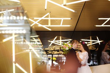 Gelin çift kapalı poz