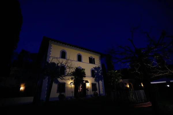 Villa at evening — Stock Photo, Image