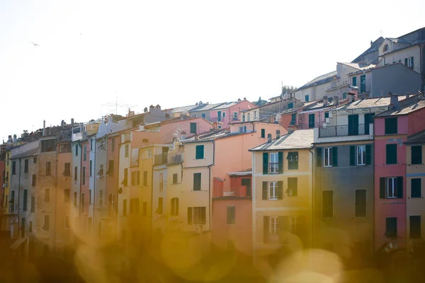 Barevné domy v Itálii — Stock fotografie