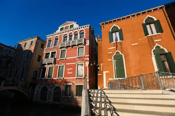 Casas italianas tradicionais — Fotografia de Stock