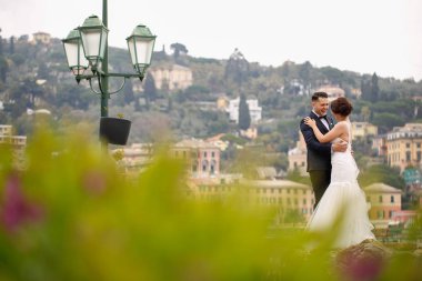 Gelin ve damat açık dans