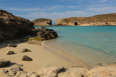 Deniz manzarası güzel mavi su ile