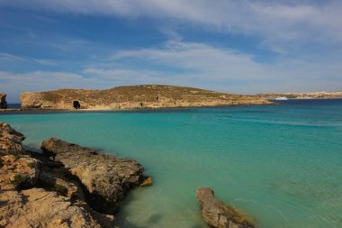 Deniz manzarası güzel mavi su ile