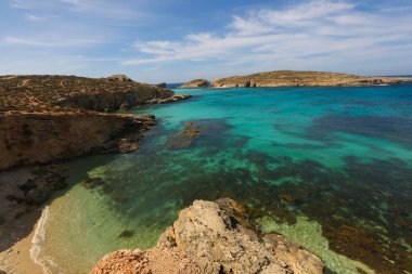 Deniz manzarası güzel mavi su ile