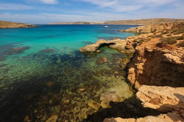 Deniz manzarası güzel mavi su ile