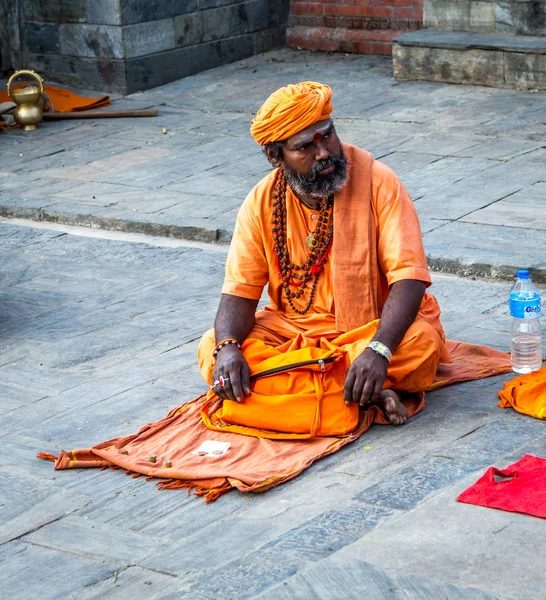 Sadhu colorido en el templo de Pashupatinath —  Fotos de Stock