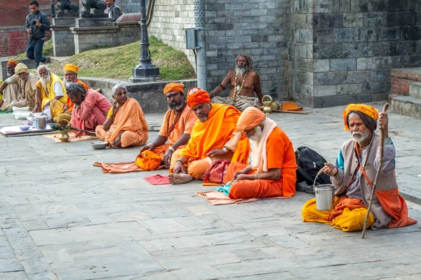 Kolorowe Sadhu w Pashupatinath świątyni — Zdjęcie stockowe