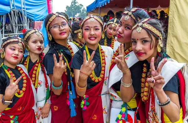 Nepalese Dancers in Traditional Nepali Attire — Stock Photo, Image