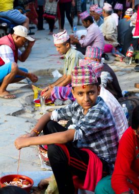 Brahman rahipleri üzerinden alıcı Rakshya Bandhan insanlar
