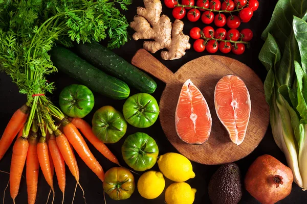 Verduras y pescado alimentos saludables antecedentes —  Fotos de Stock