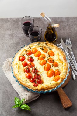 Yaz parlak tuzlu pasta Domates ve ricotta tw ile