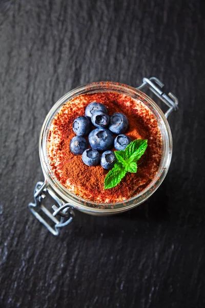 Ice cream with tiramisu, traditional Italian summer soft dessert — Stock Photo, Image