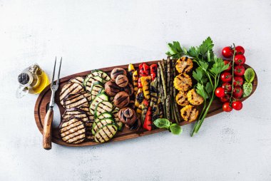 büyük bir bölümünü ızgara sebzeler büyük bir bölümünü renkli.