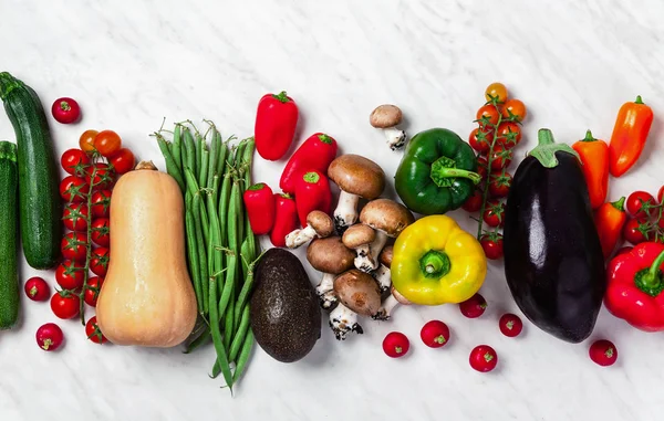 masada, parlak renkli organik biyo taze sebze 