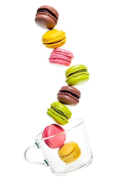 Kolorowe tradycyjne słodycze francuski macaroons z migdałów mąki i — Zdjęcie stockowe