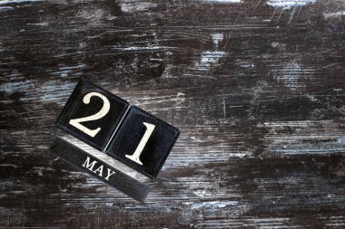 Tahta takvim ve tarih, 21 Mayıs