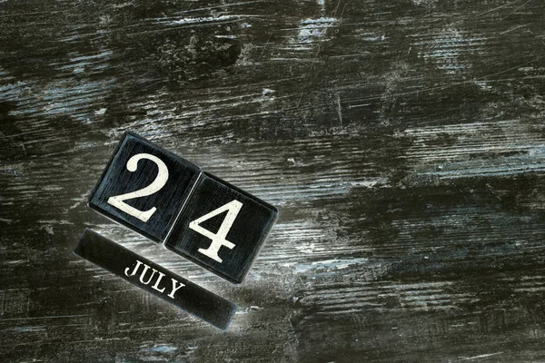 7 月 24 日木製カレンダー — ストック写真